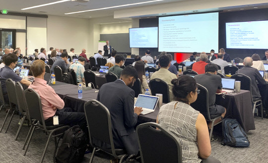 지난 6월 14~16일 미국에서 오픈랜 얼라이언스 표준 회의를 진행하고 있다. KT 제공